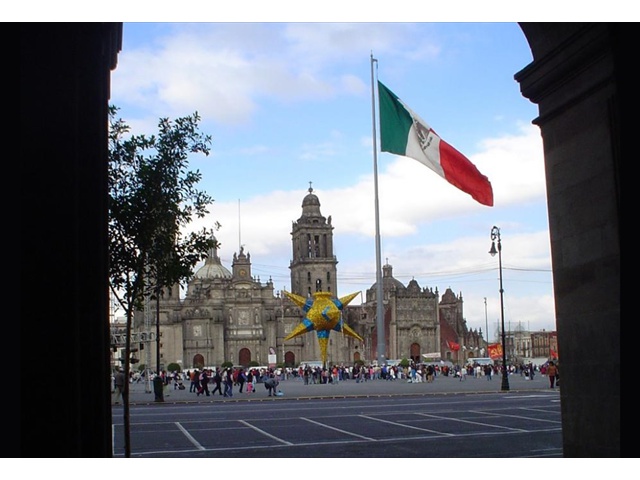 Asta Bandera Monumental 50.00 m., Plaza de la Constitución (Zócalo), México, D.F 2